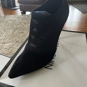 Nine West pump